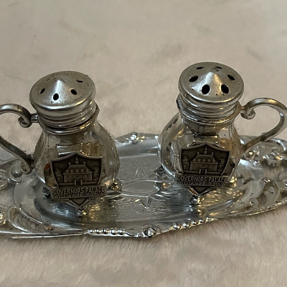 Vintage Colonial Williamsburg Salt and Pepper Shakers